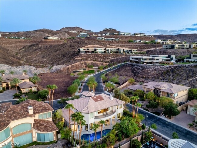 Building Photo - 779 Clove Ct