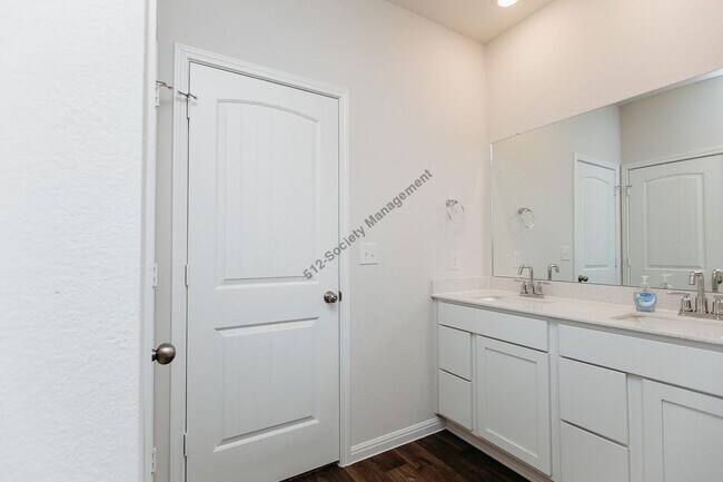 Building Photo - 108 Finley Rae Dr