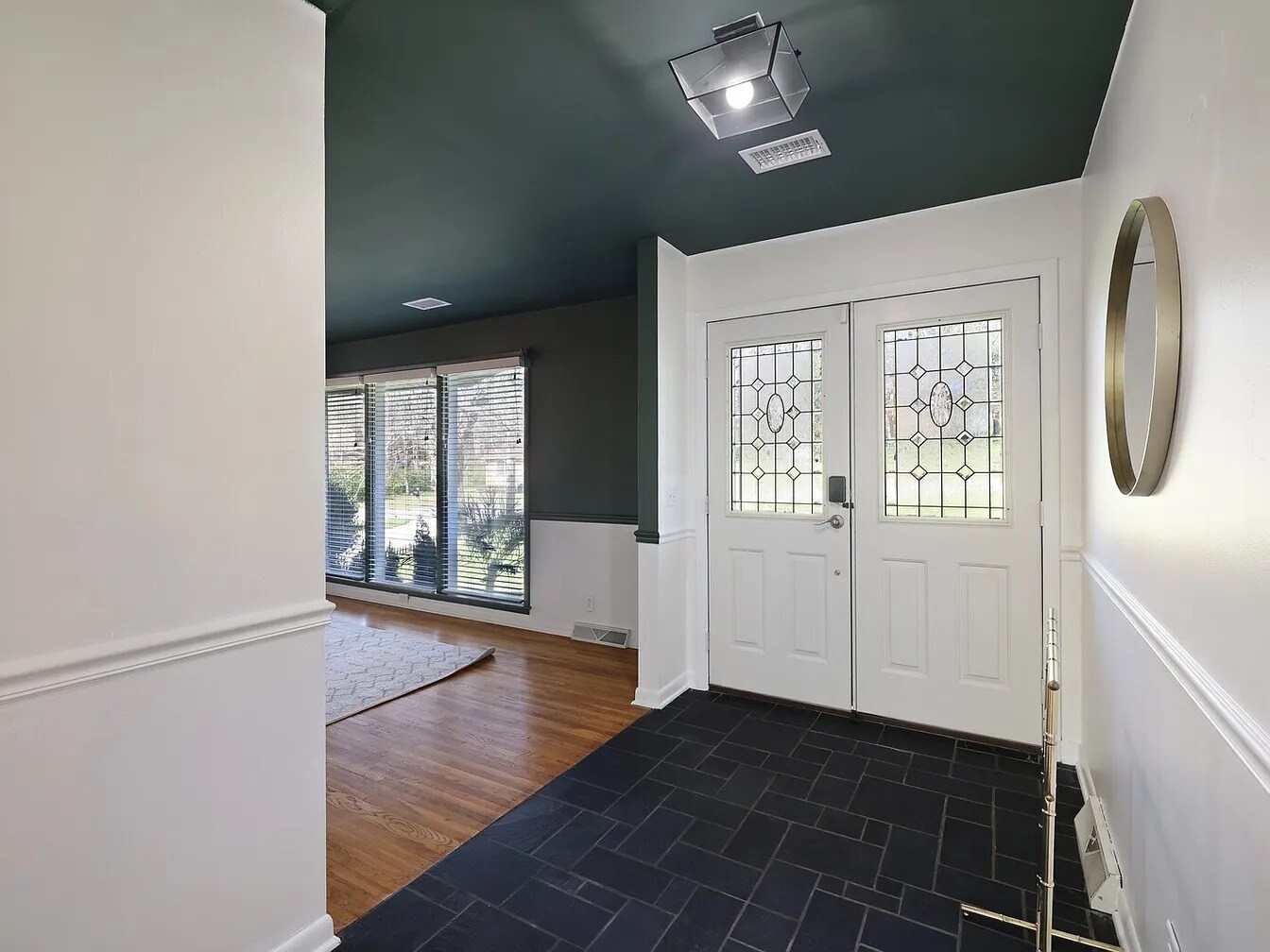 Building Photo - 436 Foothill Dr