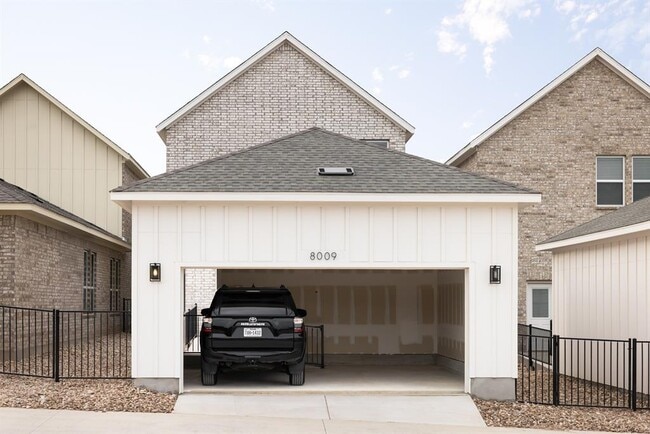 Building Photo - 8350 US-290