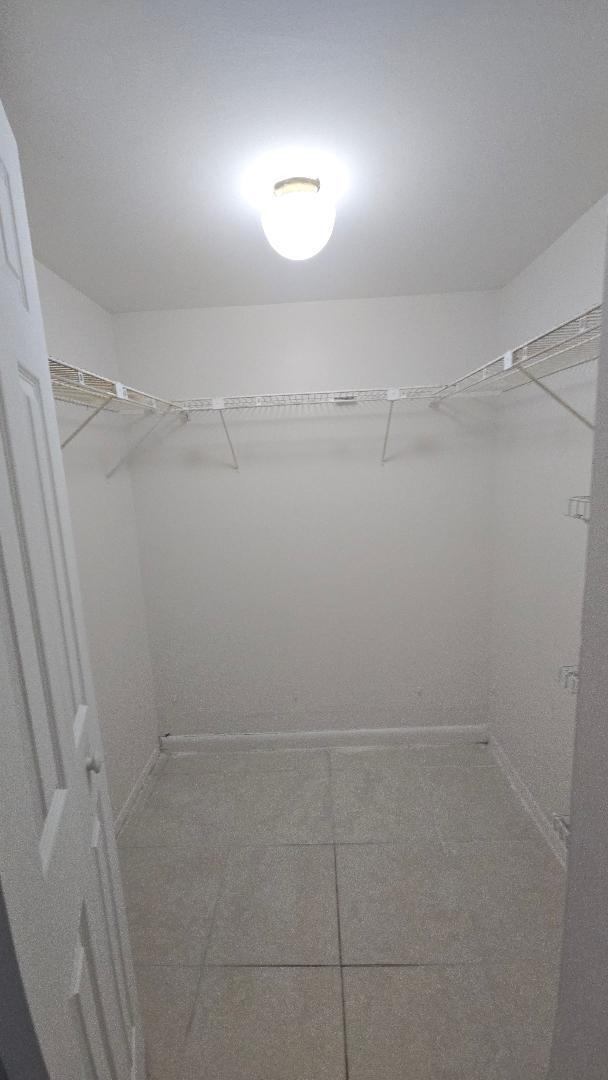 Building Photo - 8040 N Colony Cir