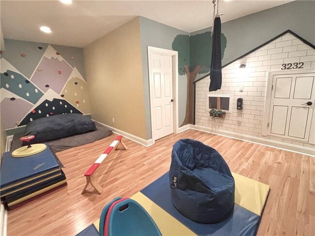 Building Photo - 3232 Brookview Rd