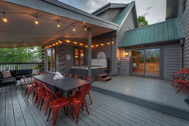 Building Photo - 2224 Brevard Rd