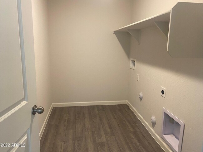 Building Photo - 2052 E Velvet Pl