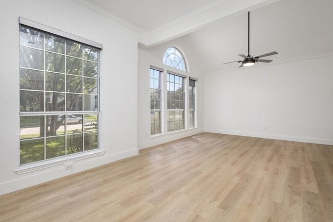 Building Photo - 2325 Flanders Ln