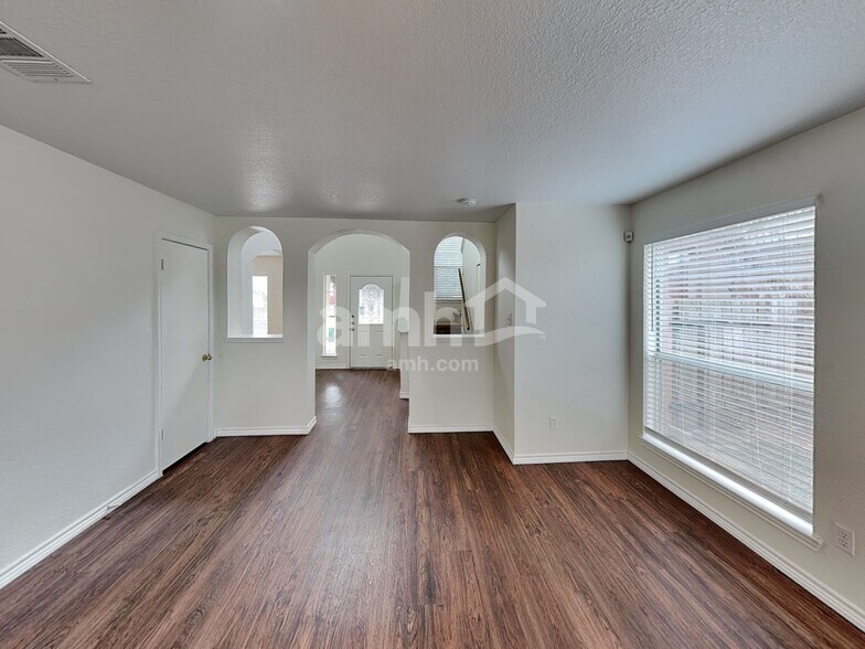 Building Photo - 1704 Gnu Gap