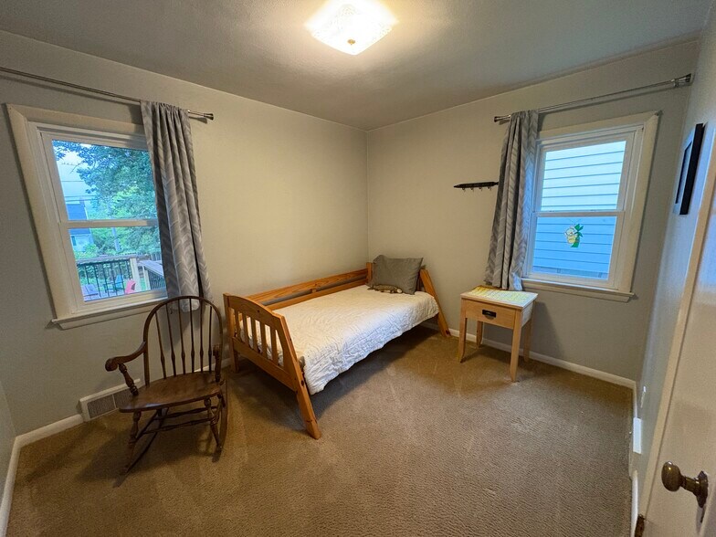 Bedroom 2 on first floor - 4112 Gladstone St