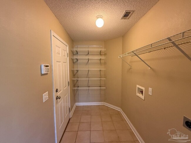 Building Photo - 1519 Sandcliff Dr