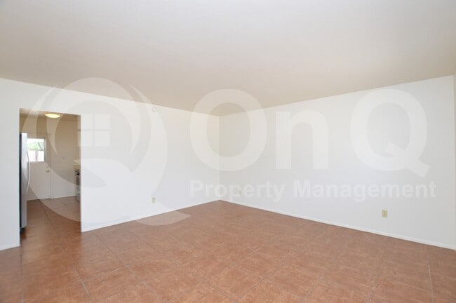 Building Photo - 713 E Campus Dr