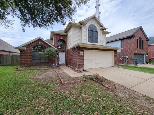 Building Photo - NICE CLEAN HOME. FORMAL LIVING DINING , DEN, BIG KITCHEN WITH BRAKFAST ROOM. TILE FLOOR IN KITCHE...