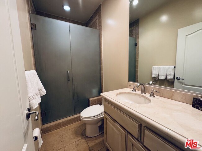 Building Photo - 458 S Clark Dr