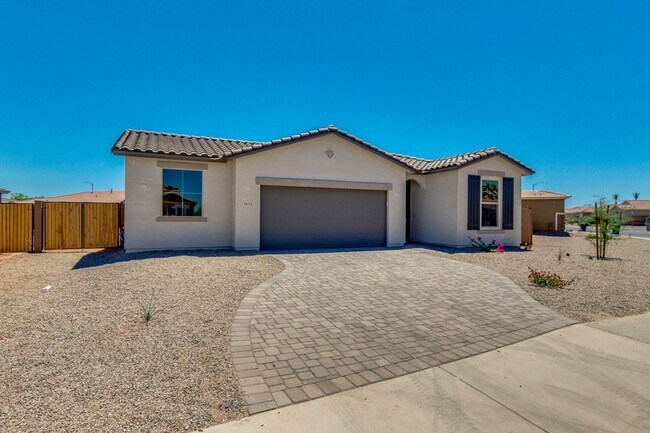 Building Photo - 5 bedroom/ 2 bath home in Casa Grande
