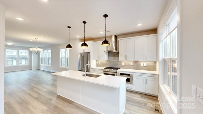 Building Photo - 7017 Louie Ln