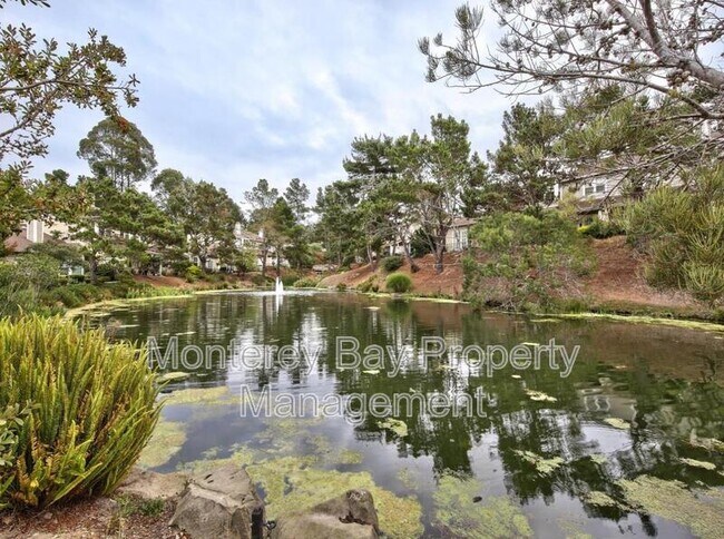 Building Photo - 61 Glen Lake Dr