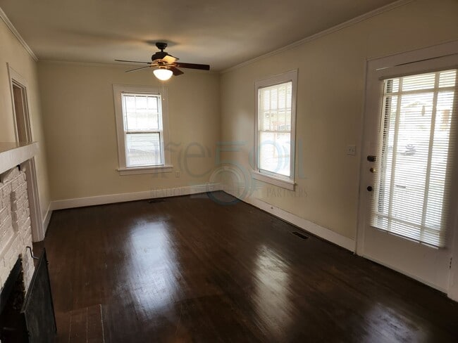 Building Photo - This Hillcrest Bungalow is just what you w...