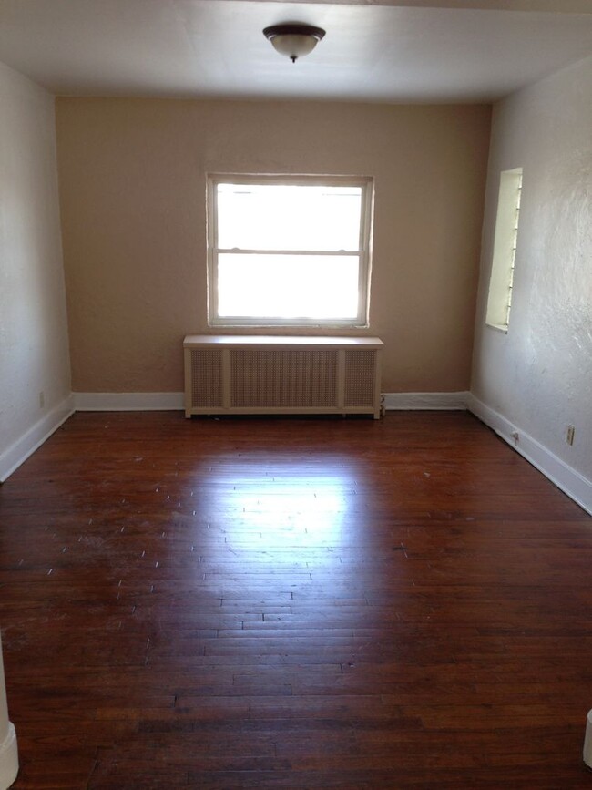 Building Photo - Squirrel Hill - Single Family House on Ros...