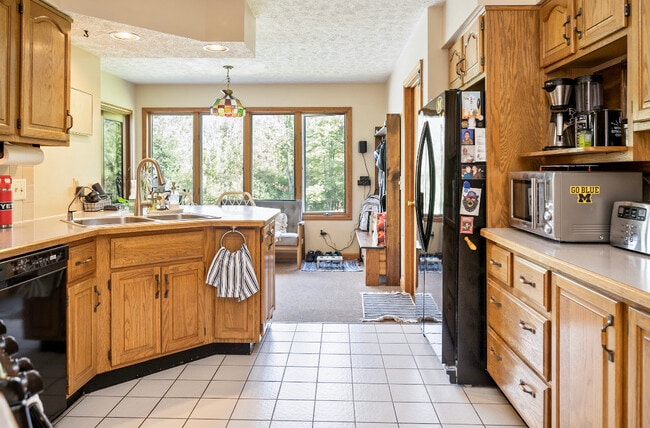 Building Photo - 9740 Purcell Hill Rd