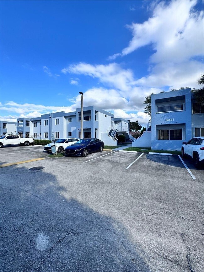 Building Photo - 6225 SW 131st Ct