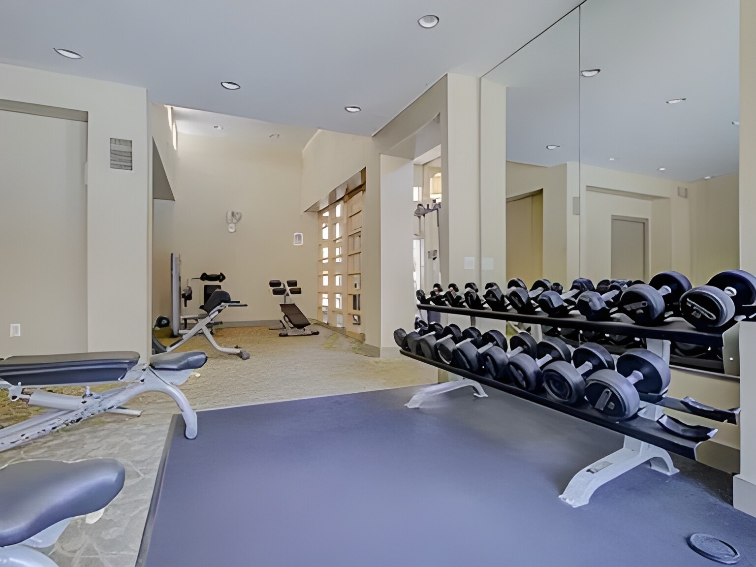 Building Photo - 3550 Lebon Dr