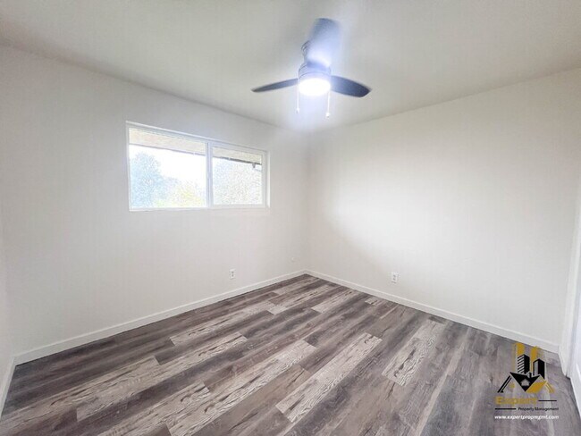 Building Photo - 1507 Nogales St