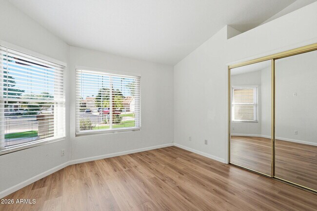 Building Photo - 1365 N Diane Cir
