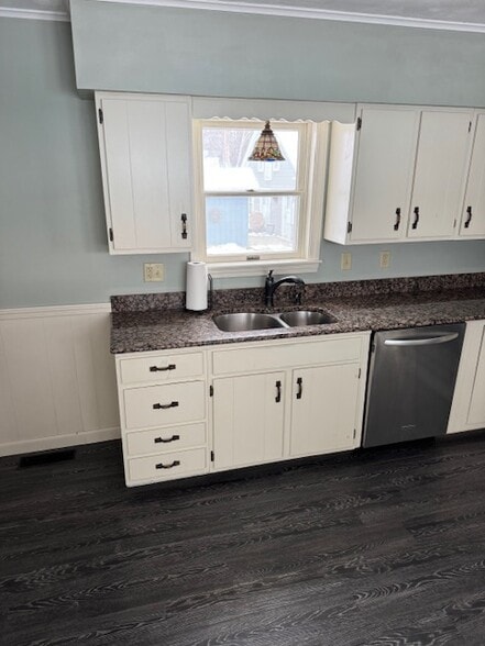 Building Photo - 94 Old Point Ave