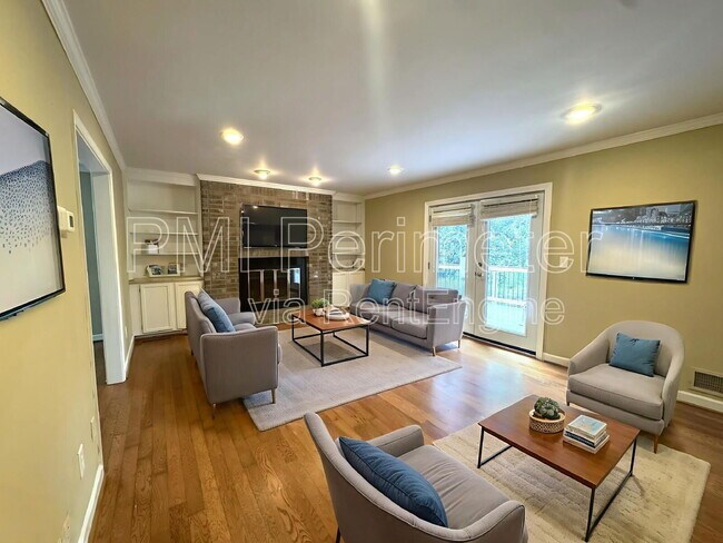 Building Photo - 5338 Roberts Dr