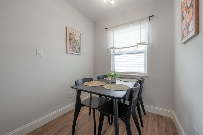 Building Photo - 2400 34th Ave N