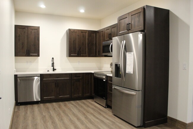 Building Photo - 573 S Teton Ave