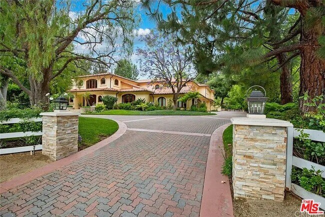 Building Photo - 6005 William Bent Rd