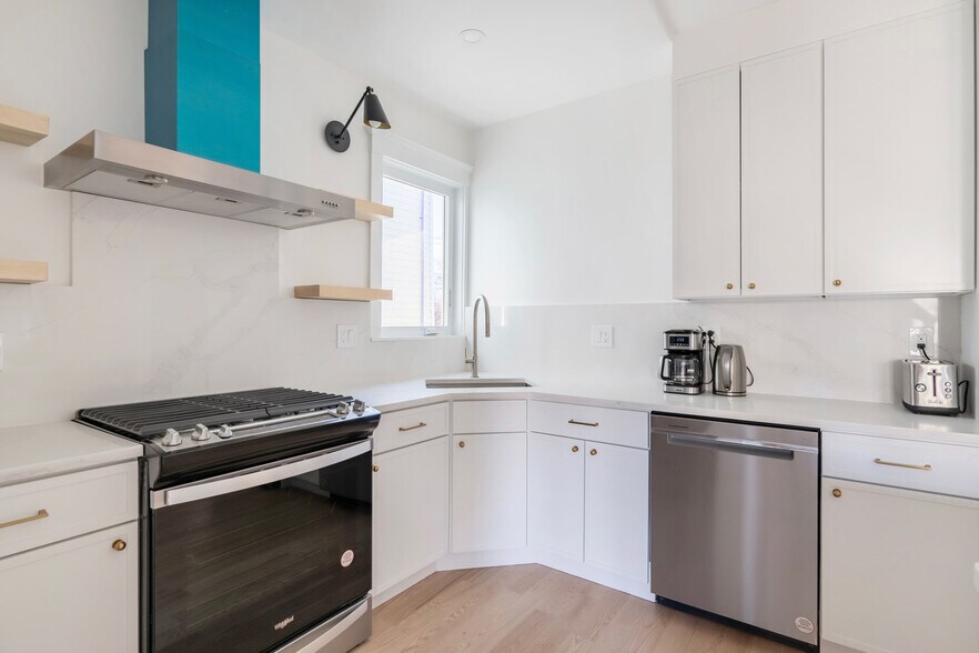 Building Photo - 50 Kinnaird St