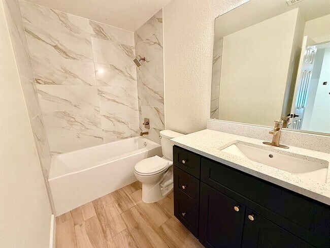 Building Photo - 133 Paige Bend