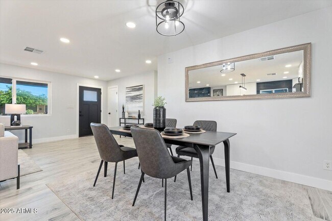 Building Photo - 14820 N 35th St