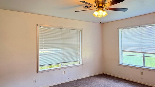 Building Photo - 1410 S Circle St