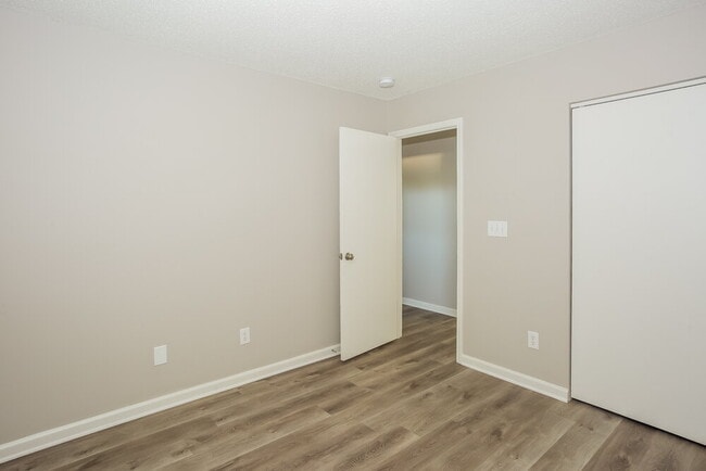 Building Photo - 5830 Dove Point Dr SW