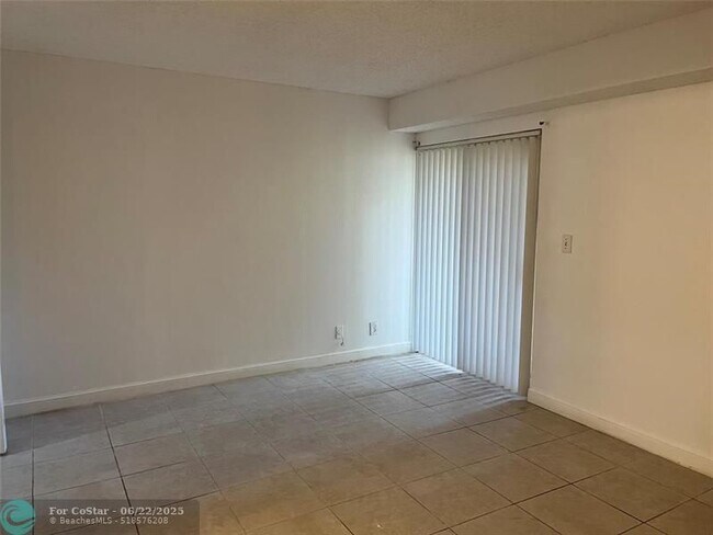 Building Photo - 7680 Westwood Dr