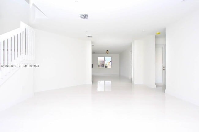 Building Photo - 15631 SW 11th Terrace