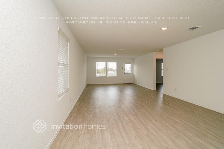 Building Photo - 218 Hollywood Dr