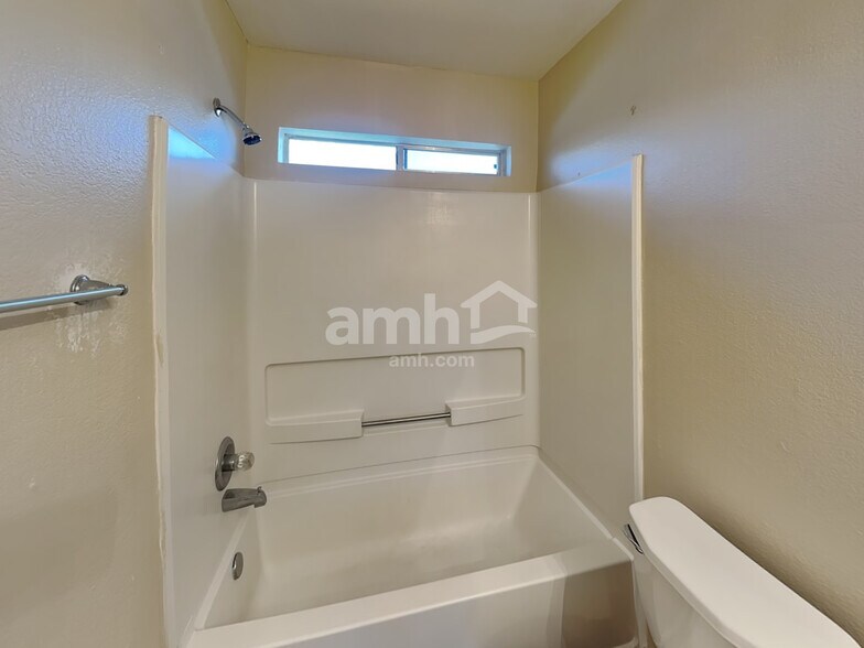 Building Photo - 12135 Bradenway Ln