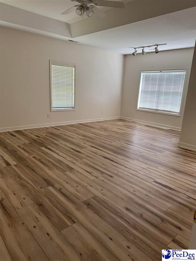 Building Photo - 3401 Saxon Dr