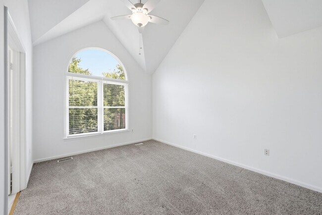 Building Photo - 46733 Woodmint Terrace