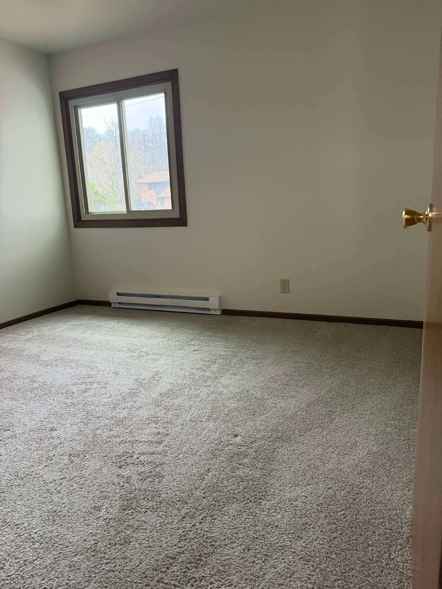 Building Photo - 700 Meadow Ln