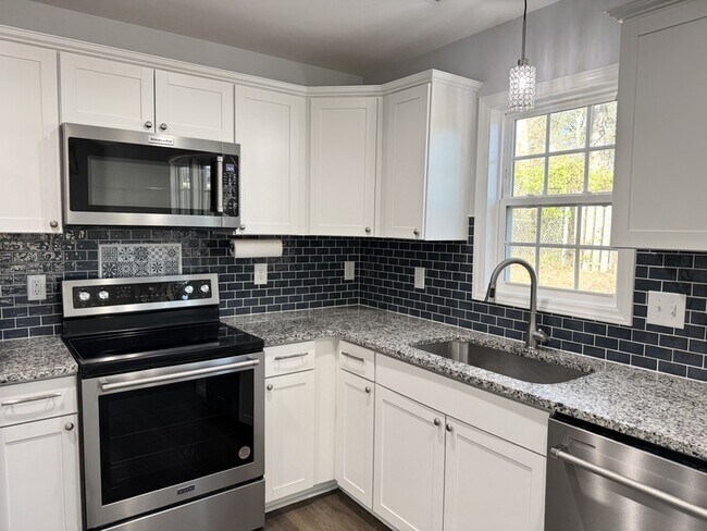 Building Photo - 118 Mineral Springs Rd