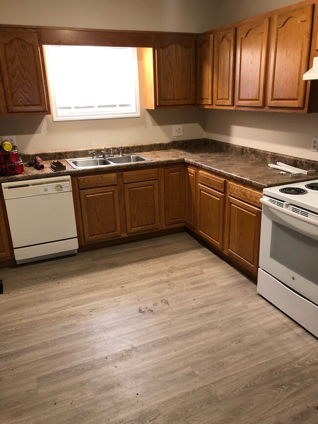 Building Photo - 708 N 12th St