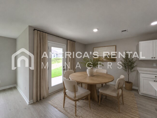 Building Photo - Modern Living in Brookwood Station!