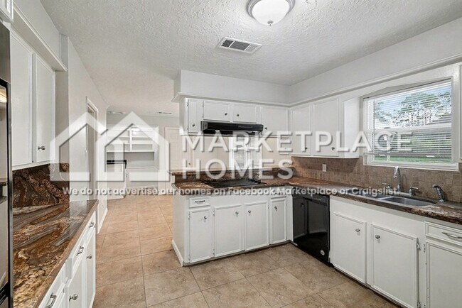 Building Photo - 7611 Theisswood Rd