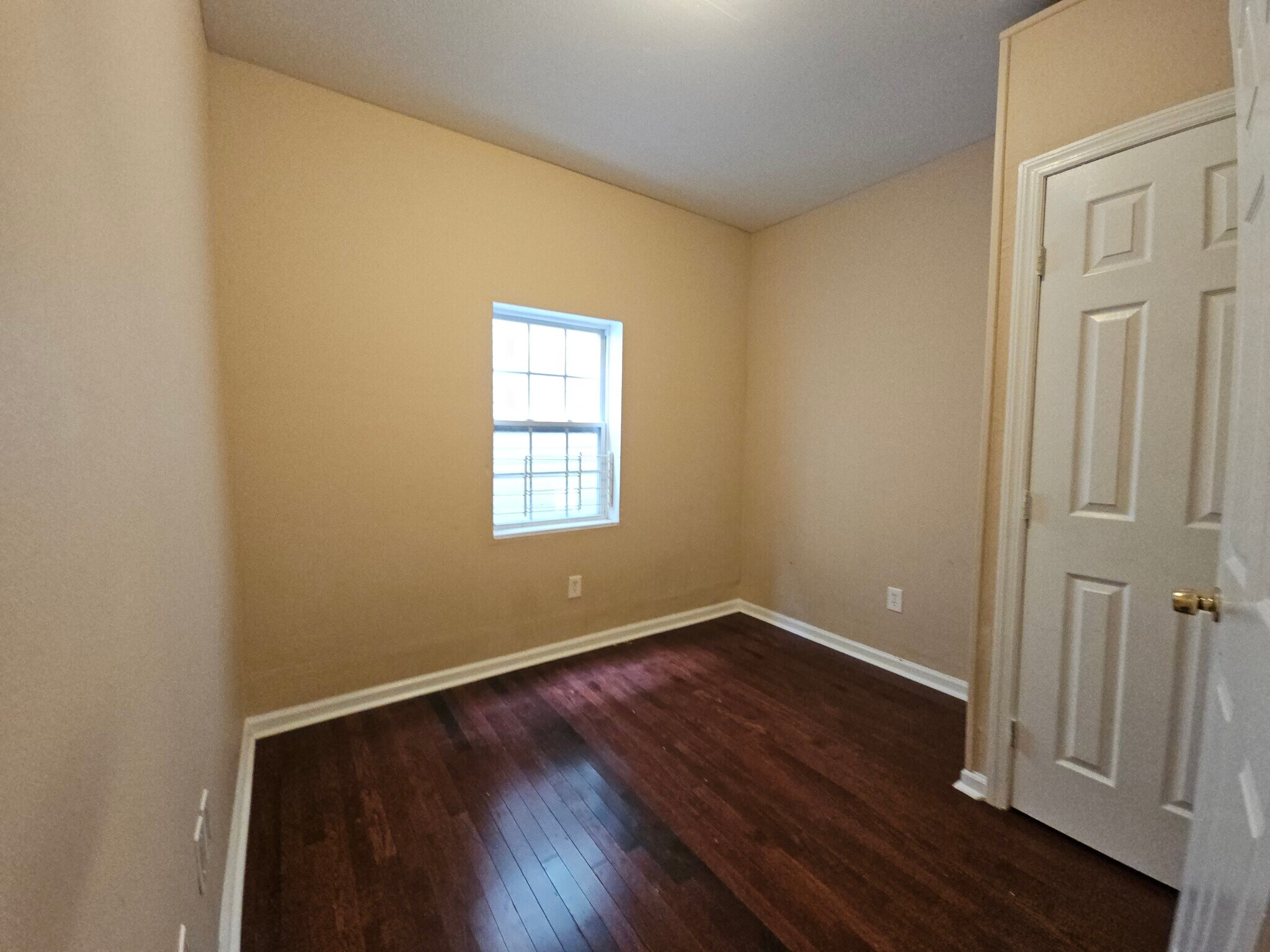 Building Photo - 522 N Indiana Ave