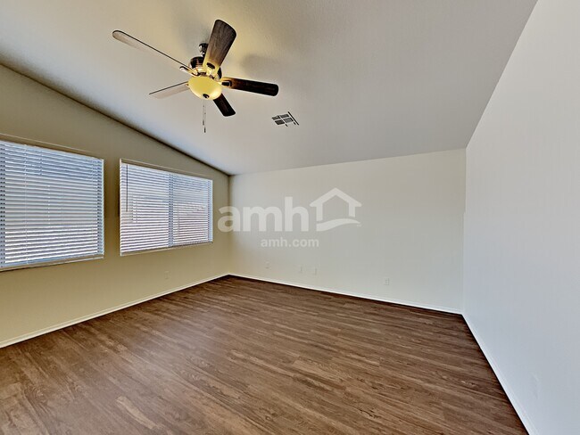 Building Photo - 4284 W Veranda St