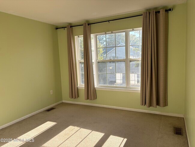 Building Photo - 212 Frankfort Ave