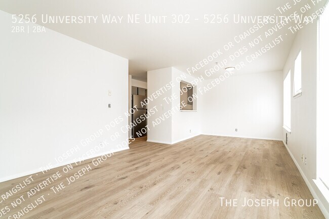 Building Photo - 5256 University Wy NE
